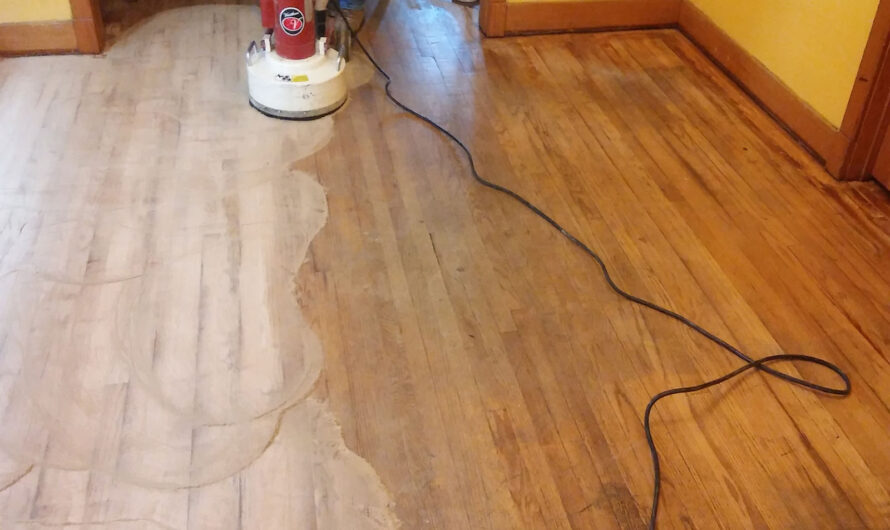 SANDING WOODEN FLOOR